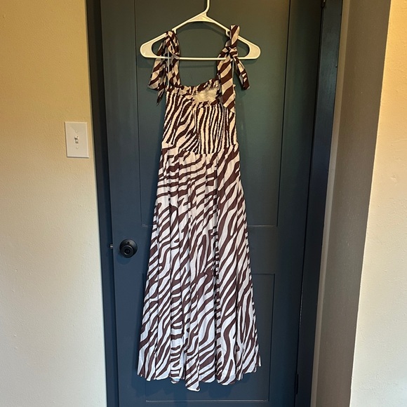 Express Brown and White Zebra Print Dress - Picture 4 of 8